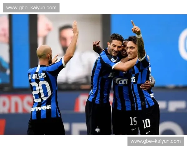 亚特兰大vs:真蓝黑的“进击狂想曲”与绿茵场上的“诸神黄昏” 亚特兰大vs:真蓝黑的“进击狂想曲”与绿茵场上的“诸神黄昏”