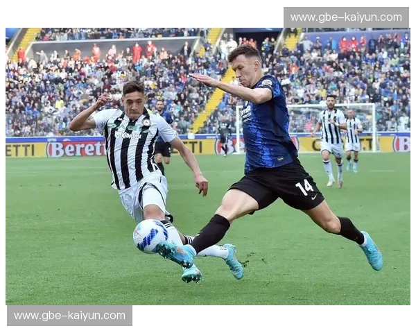 皇家马德里vs尤文图斯:绿茵史诗重现,经典对决等你回顾! 皇家马德里vs尤文图斯:绿茵史诗重现,经典对决等你回顾!